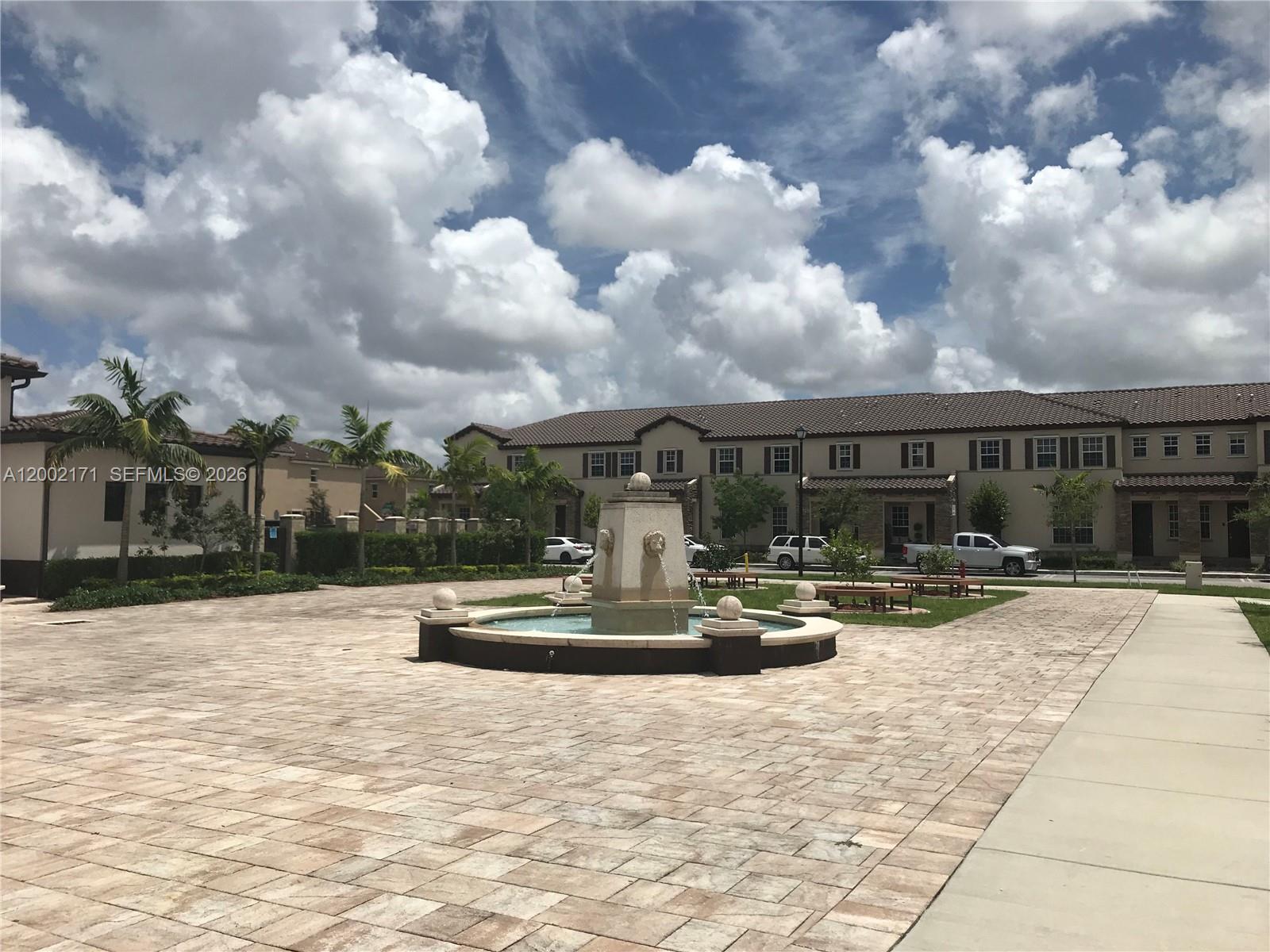 KENDALL COMMONS TOWNHOMES - Residential Lease