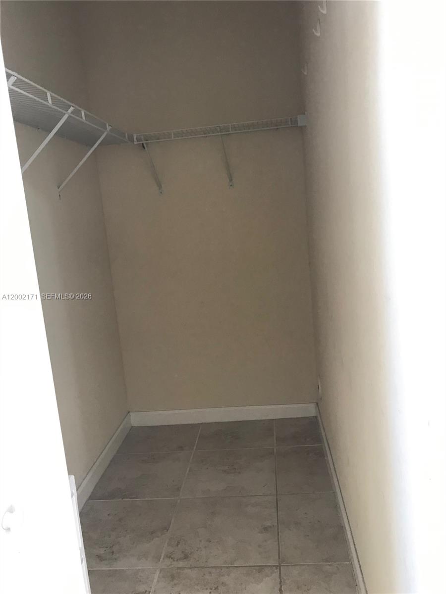 KENDALL COMMONS TOWNHOMES - Residential Lease