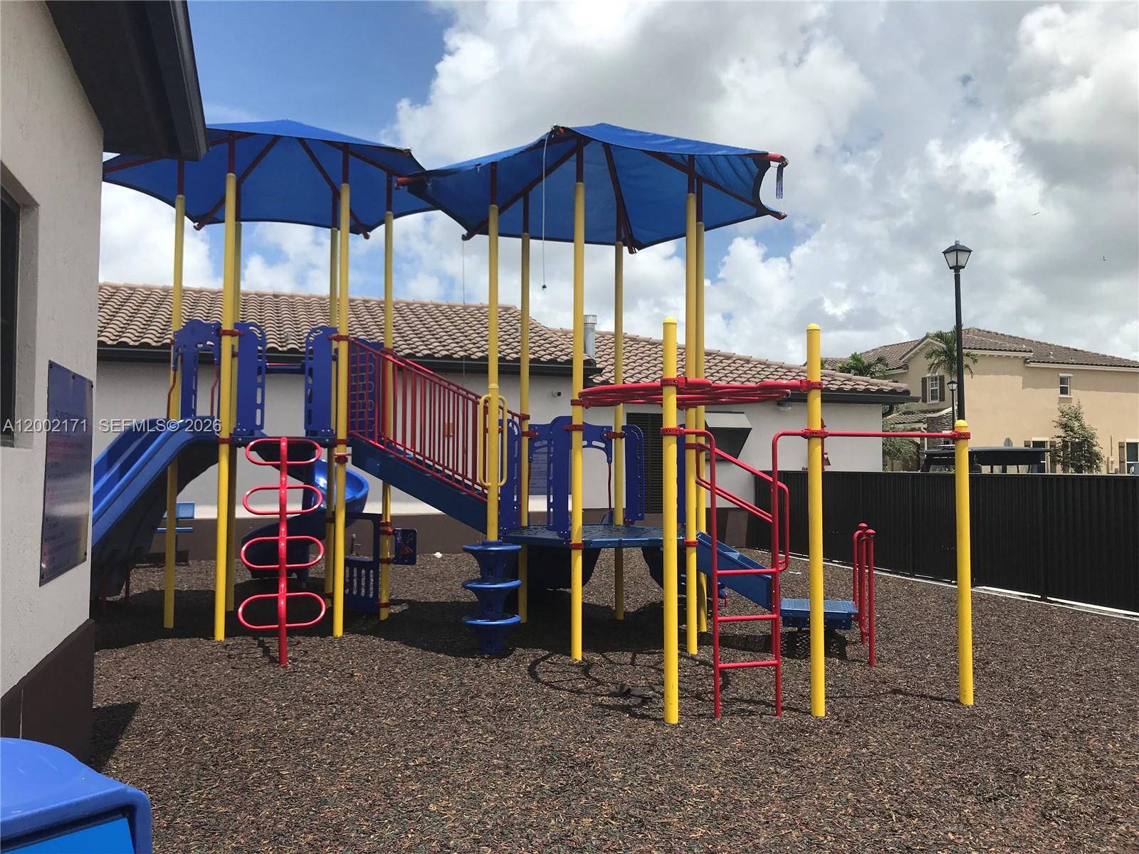 KENDALL COMMONS TOWNHOMES - Residential Lease