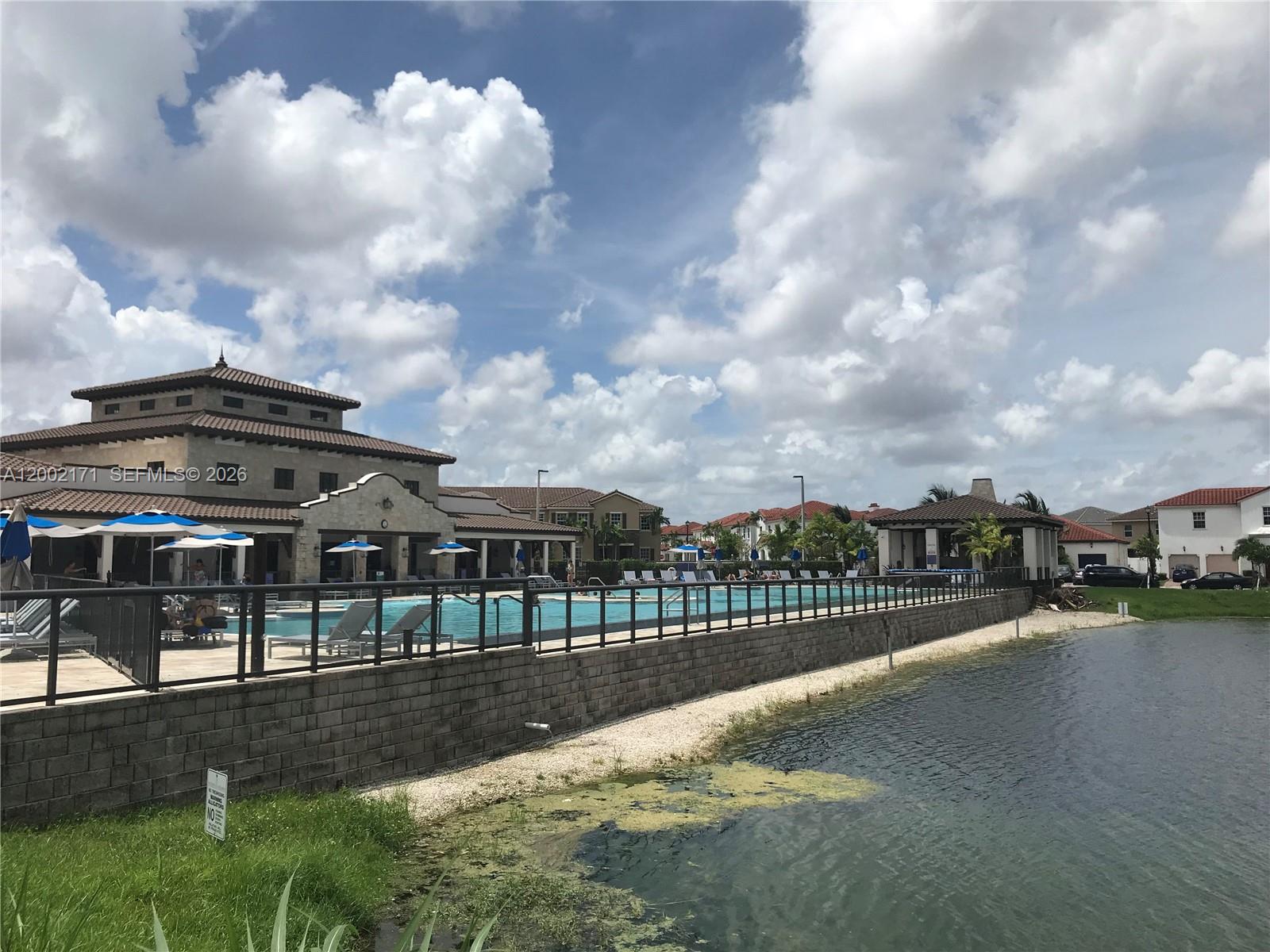 KENDALL COMMONS TOWNHOMES - Residential Lease