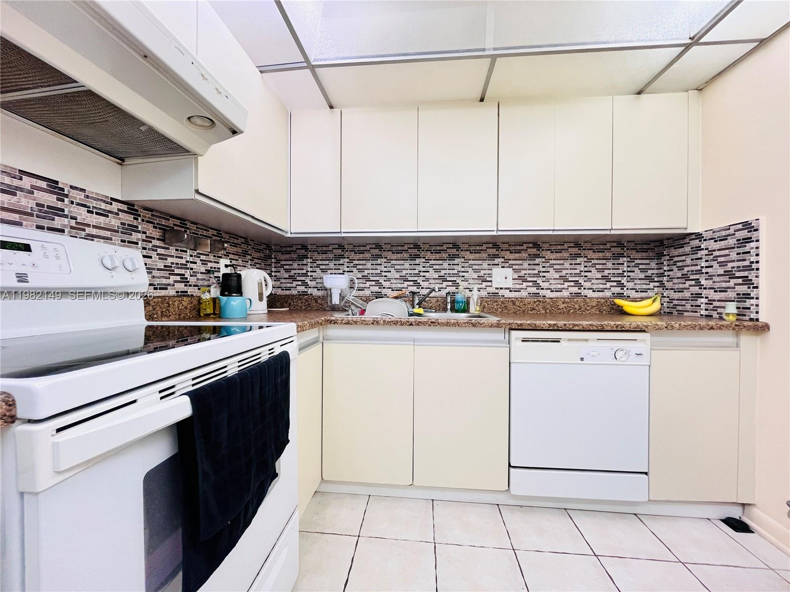 OLYMPUS CONDO PHASE - Residential