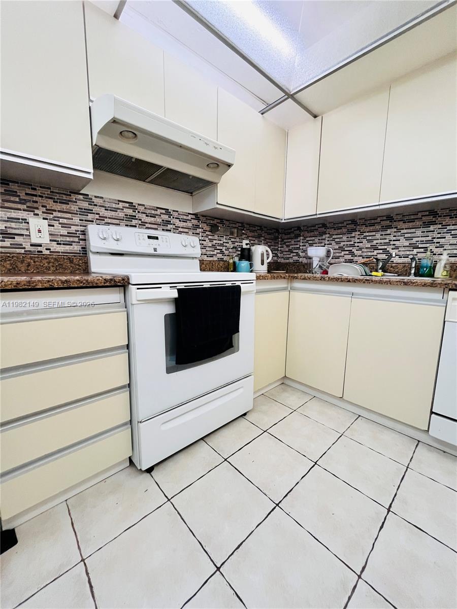 OLYMPUS CONDO PHASE - Residential