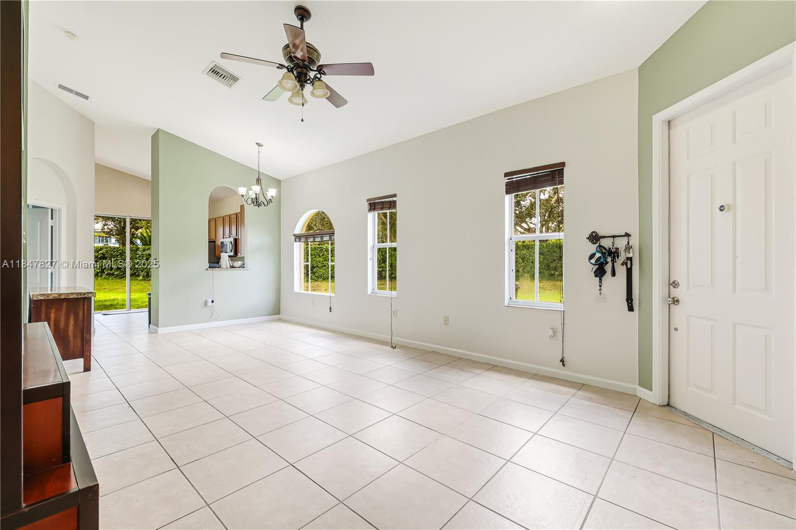 PORTOFINO PALMS - Residential