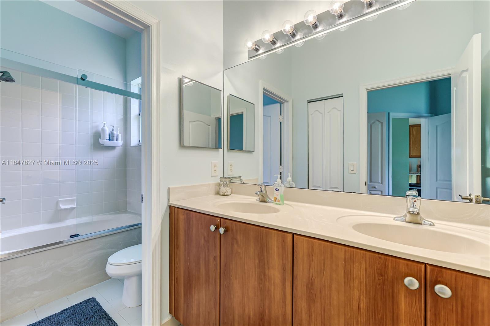 PORTOFINO PALMS - Residential