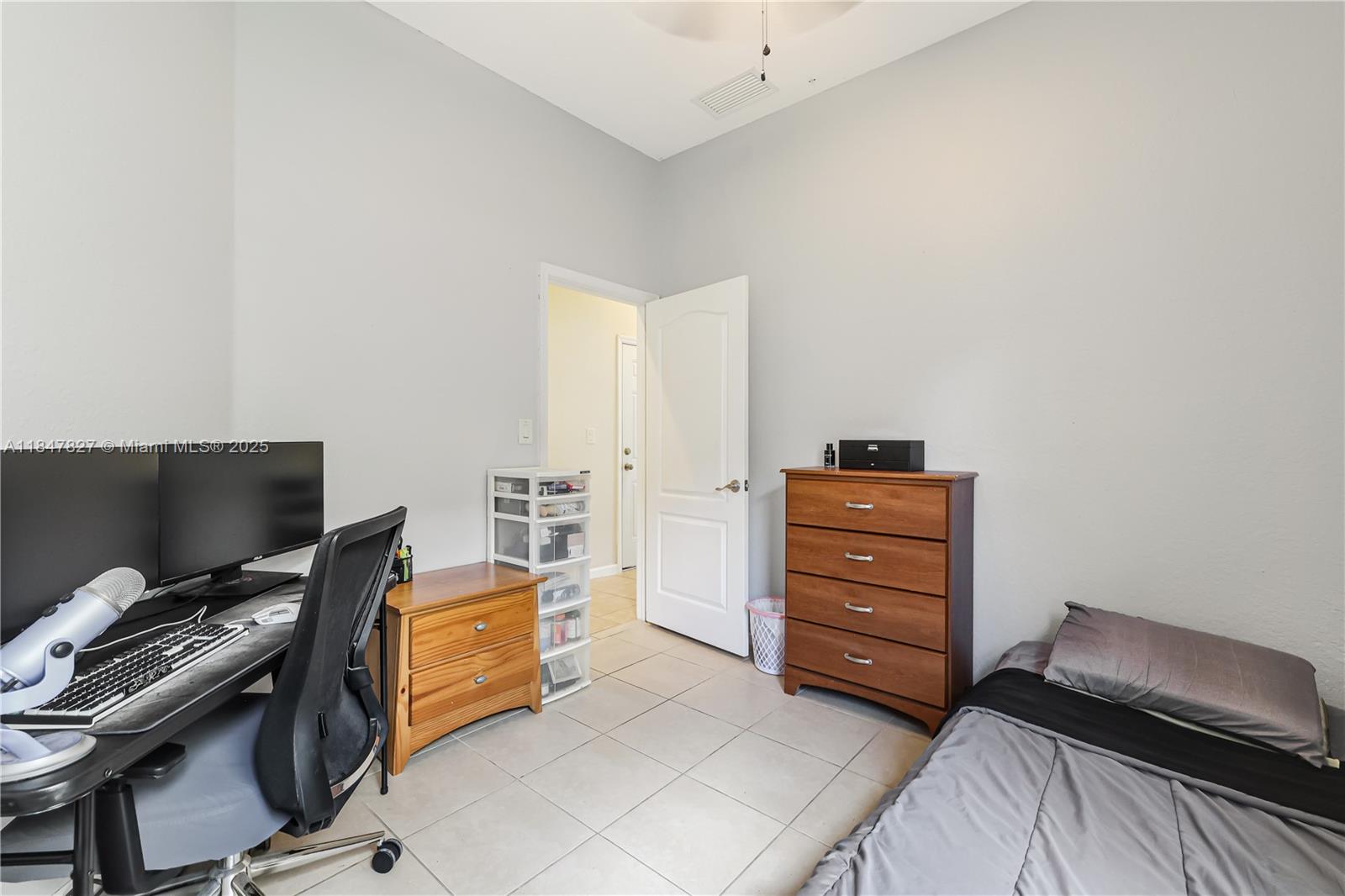 PORTOFINO PALMS - Residential