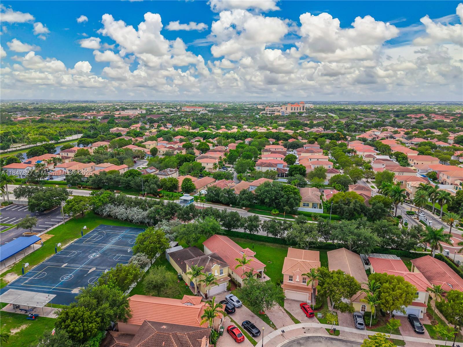 PORTOFINO PALMS - Residential