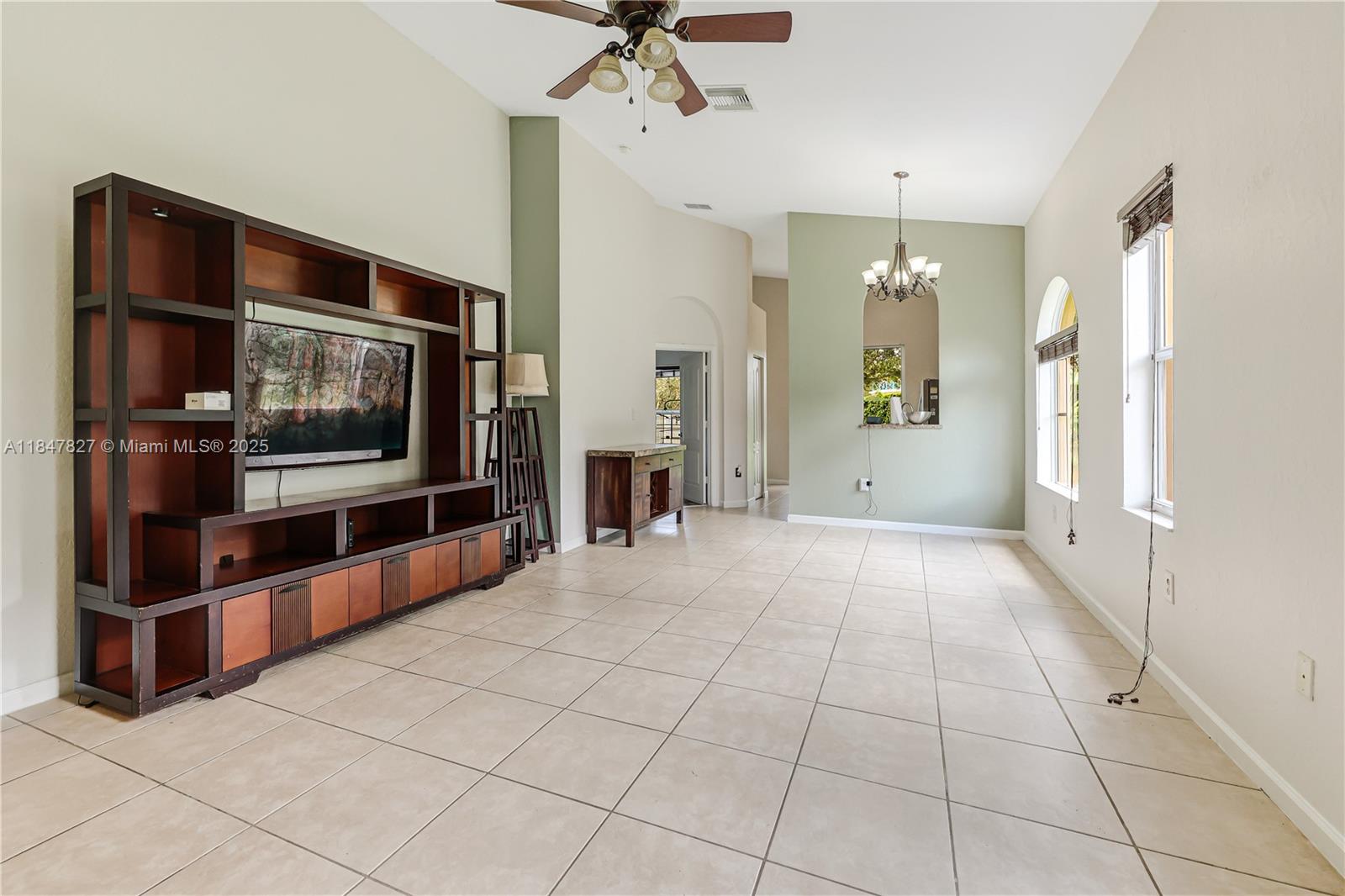 PORTOFINO PALMS - Residential