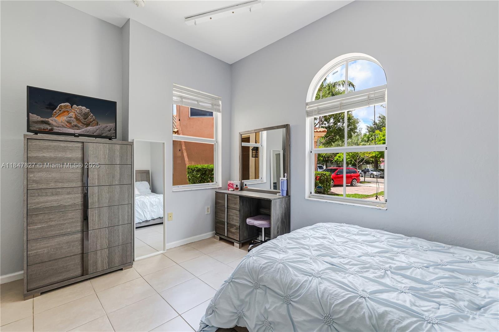 PORTOFINO PALMS - Residential