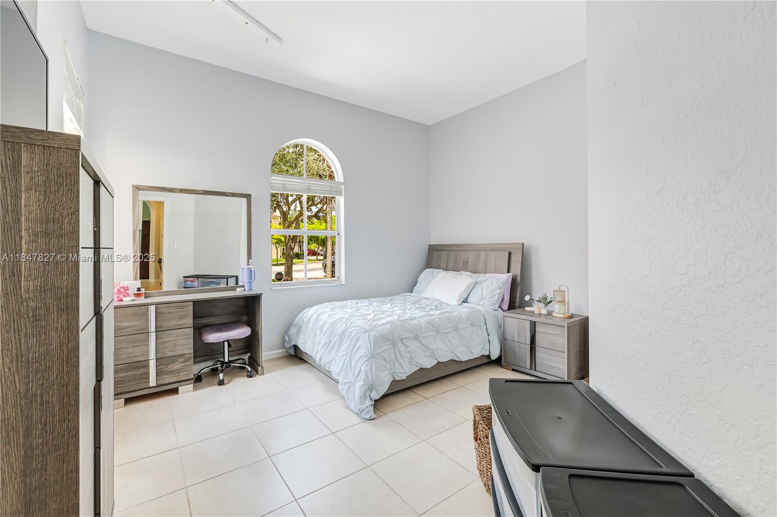 PORTOFINO PALMS - Residential