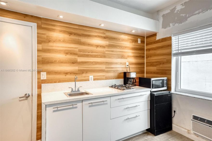 Oceanfront Short Term allowed- Deco Bldg. Studio located on famous SOFI South Beach. Excellent investment opportunity . Enjoy rare oceanfront short-term rental bldg in vibrant South of Fifth (SOFI) district. Charming, perfect for Airbnb, VRBO & other rental platforms. Enjoy Pool, iconic South Beach sand dunes and direct ocean on the gorgeous white sand beaches. Walk to top restaurants, 3rd St. Park, shops & entertainment.