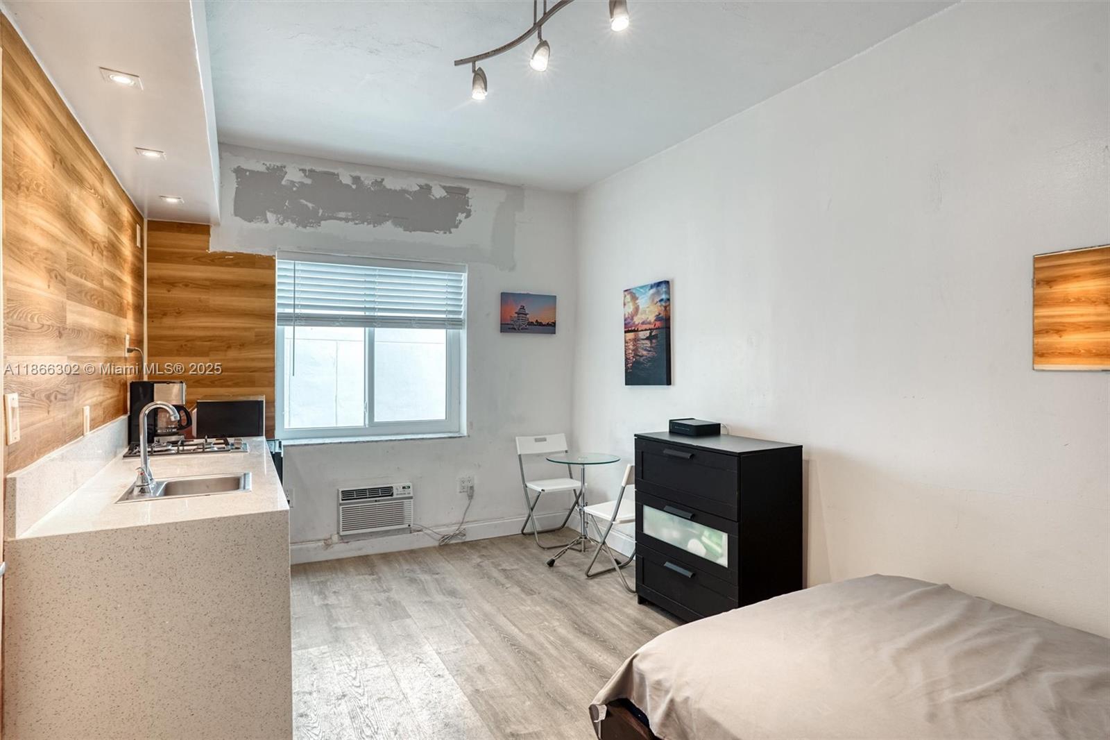 335 Ocean Dr 111