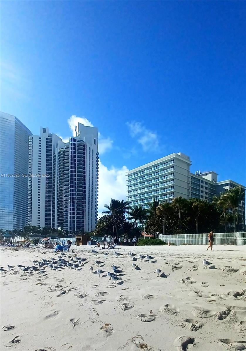 THE AVENTURA BEACH CLUB C - Residential