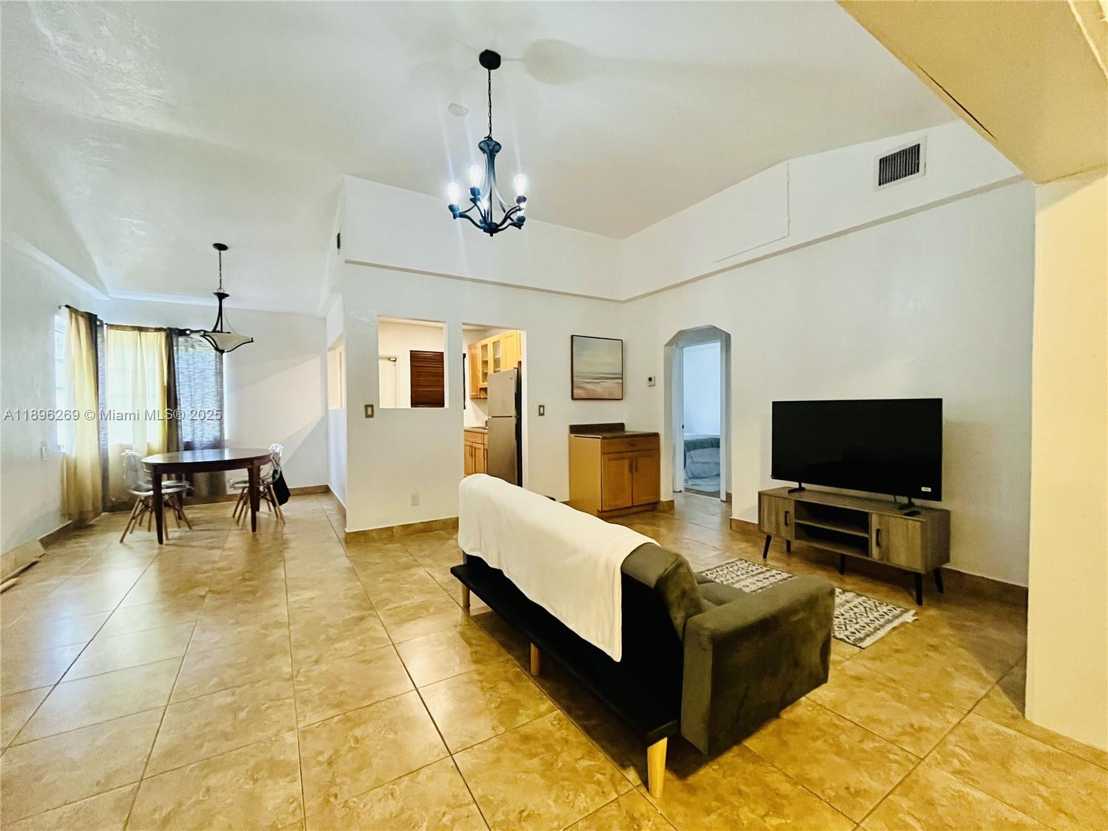 ALDEN MANOR - Residential Lease