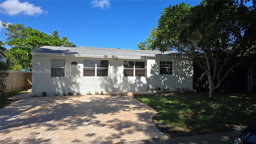 Great 3 bed 2 bath home with a very nice and big fenced in yard. Just a small walking distance away to the supermarkets and restaurants that are on US1. Take your bike and ride to the beach. Big driveway that fits 2 cars.