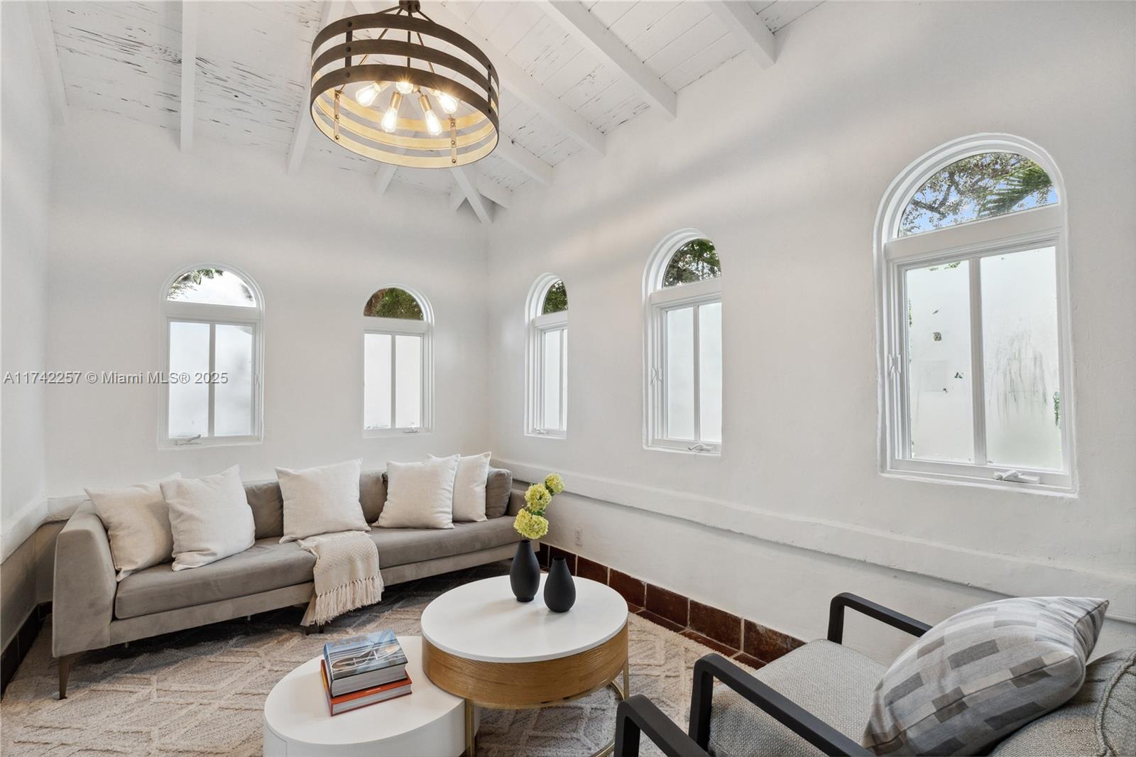 SPANISH COURT - Residential