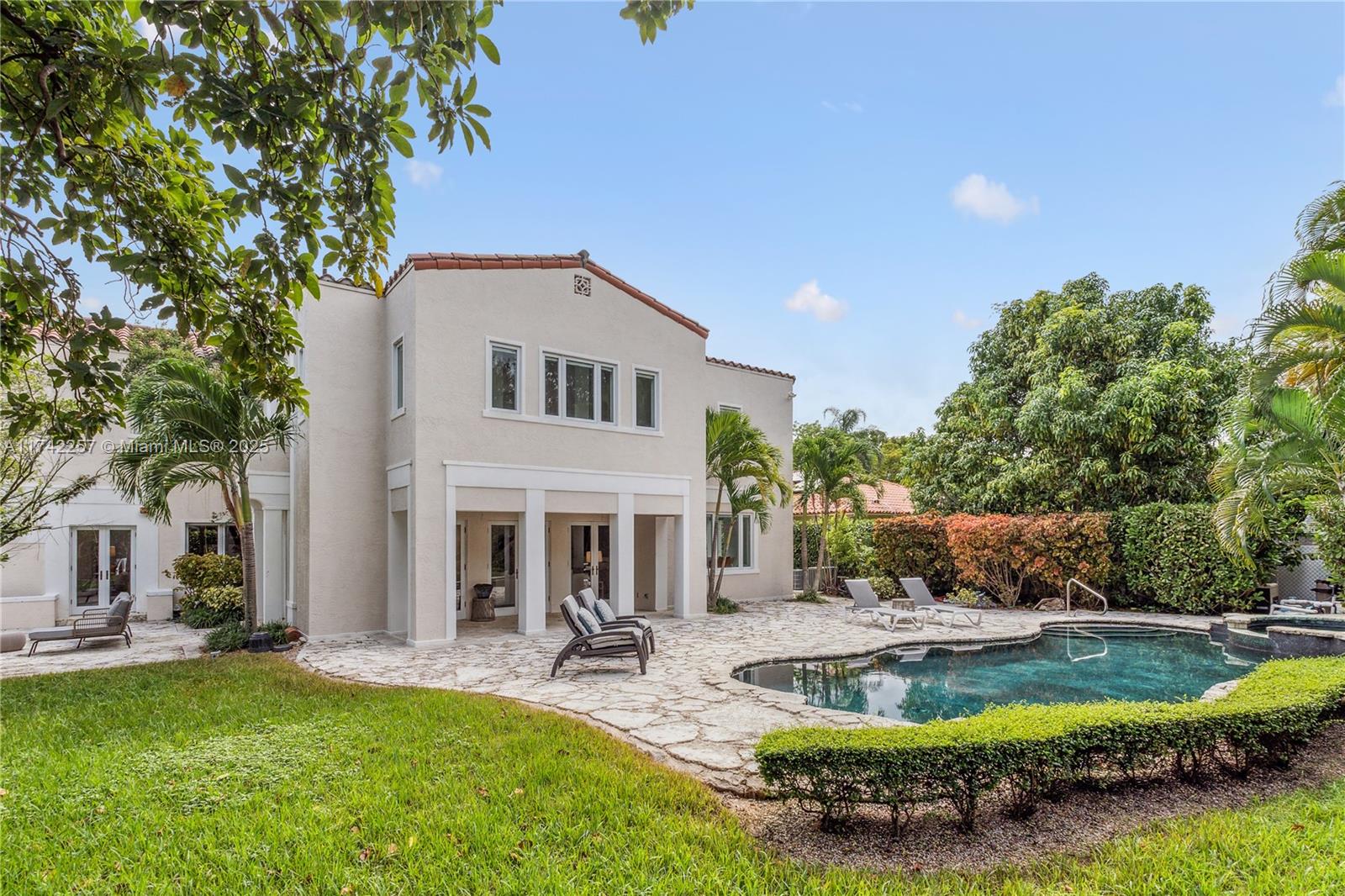 SPANISH COURT - Residential