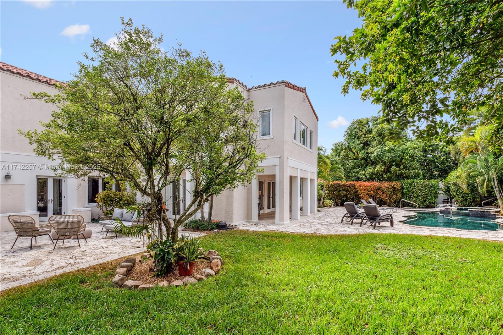 SPANISH COURT - Residential