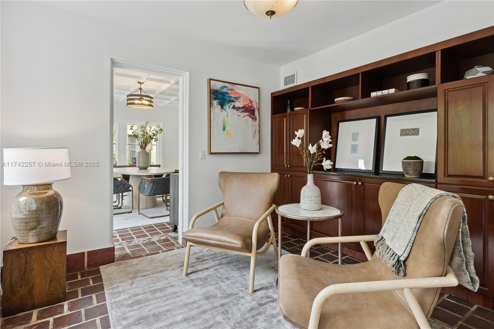 SPANISH COURT - Residential