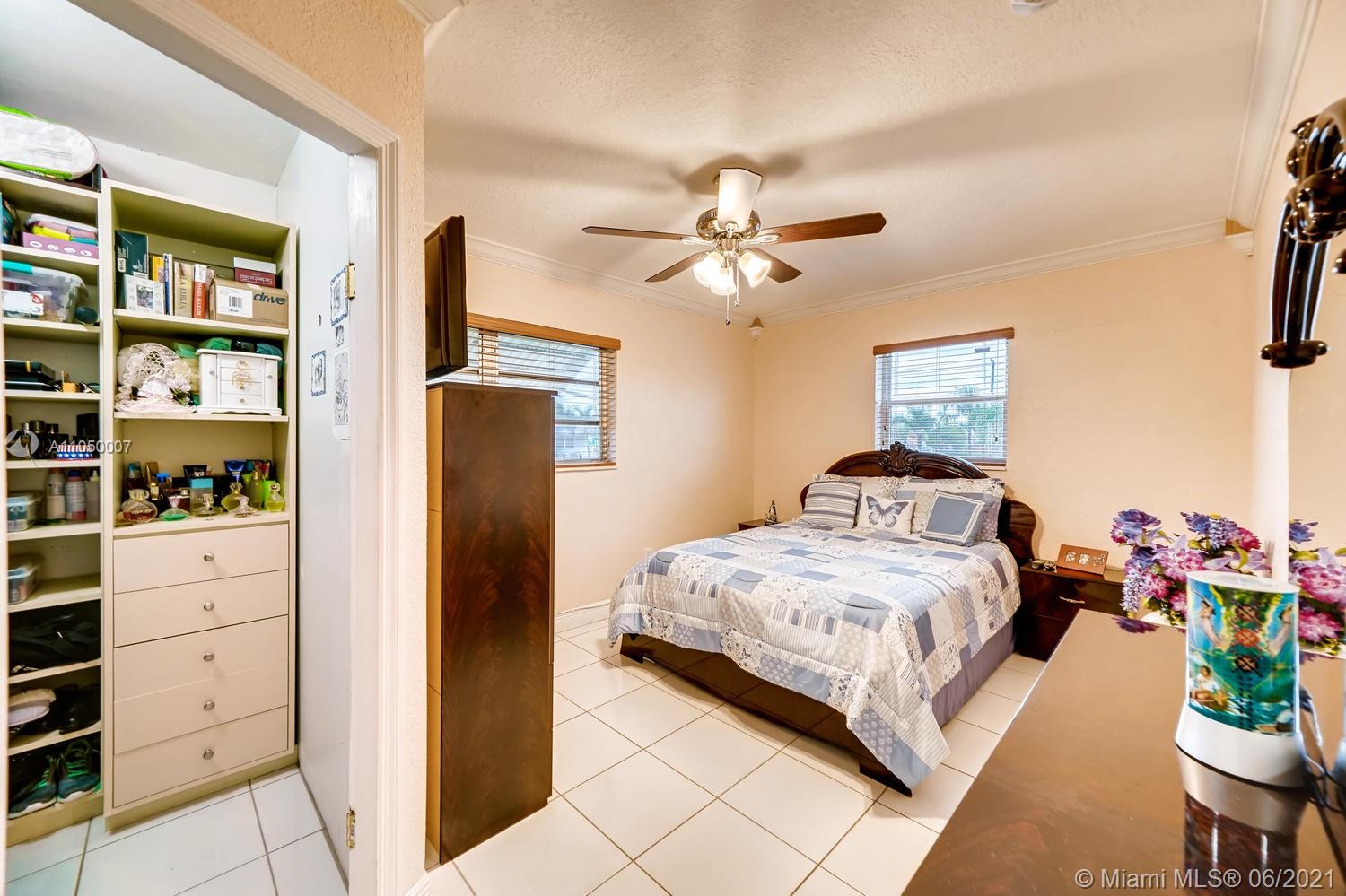 SO MIAMI HEIGHTS MANOR - Residential