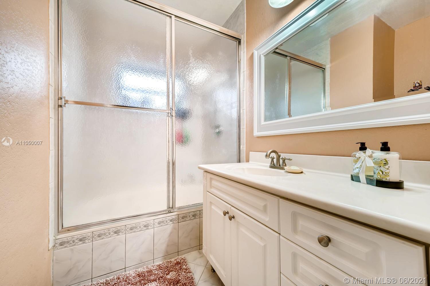 SO MIAMI HEIGHTS MANOR - Residential