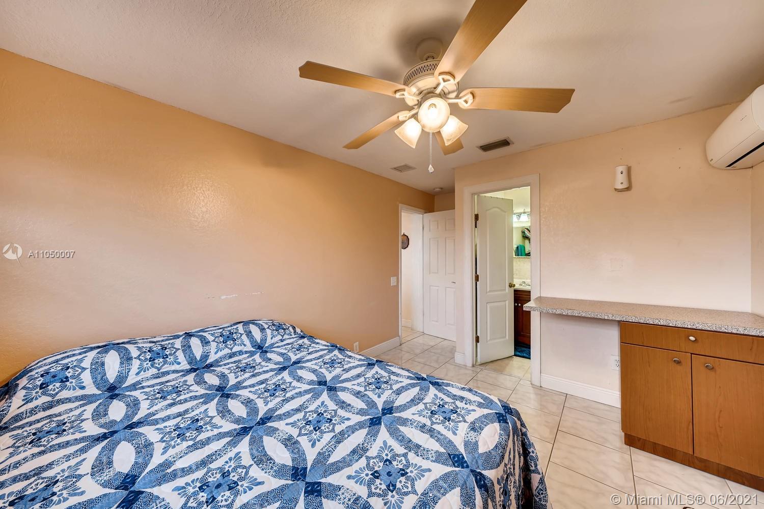 SO MIAMI HEIGHTS MANOR - Residential