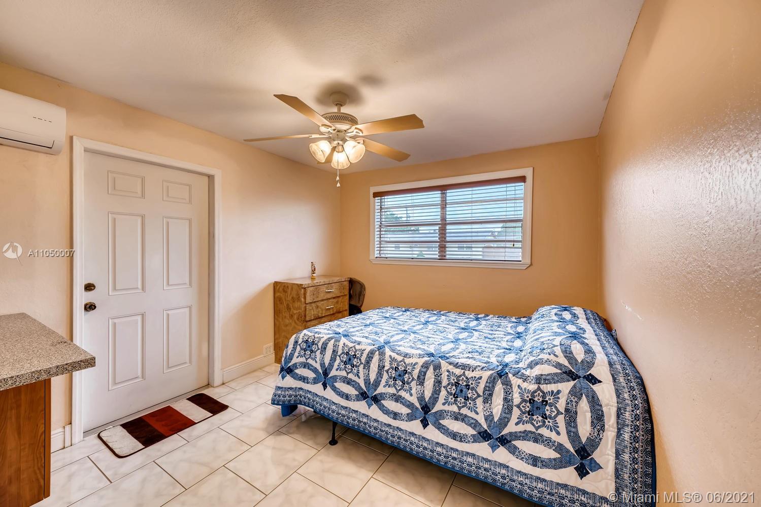 SO MIAMI HEIGHTS MANOR - Residential