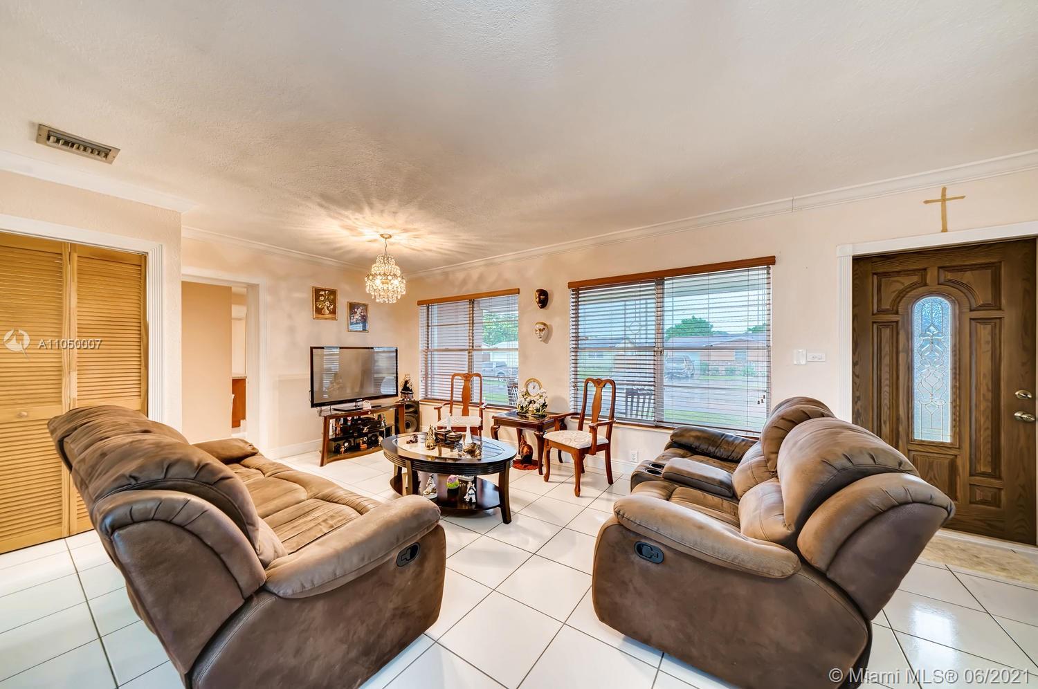 SO MIAMI HEIGHTS MANOR - Residential