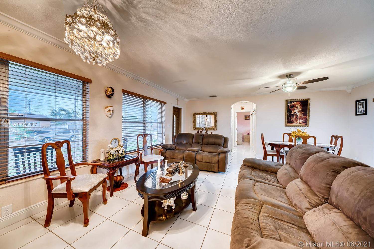 SO MIAMI HEIGHTS MANOR - Residential