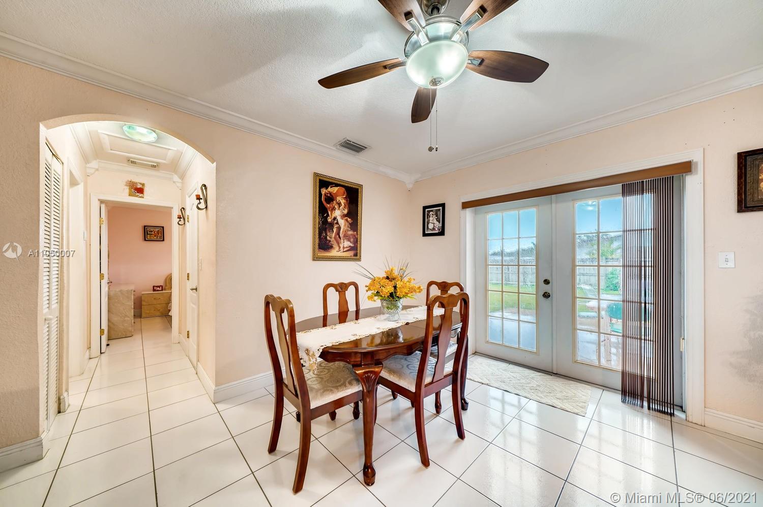 SO MIAMI HEIGHTS MANOR - Residential