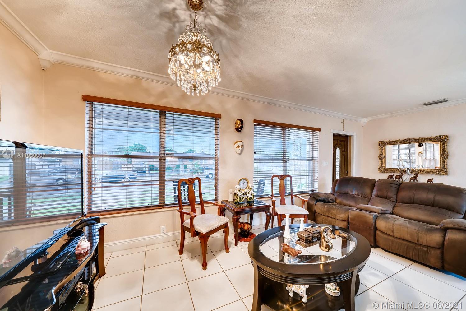 SO MIAMI HEIGHTS MANOR - Residential