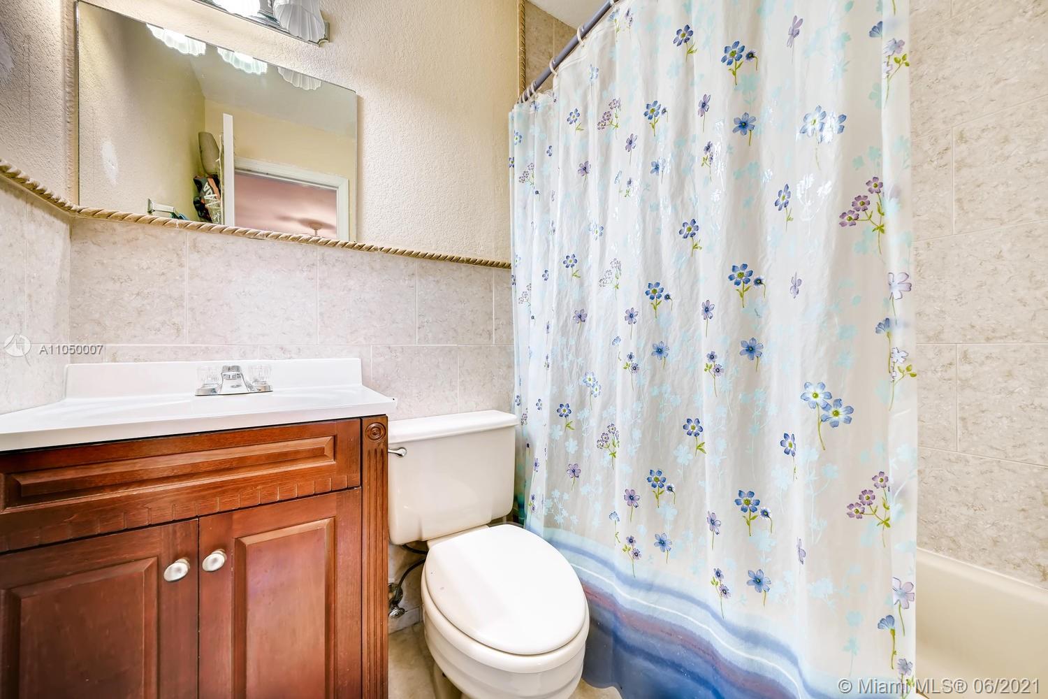 SO MIAMI HEIGHTS MANOR - Residential