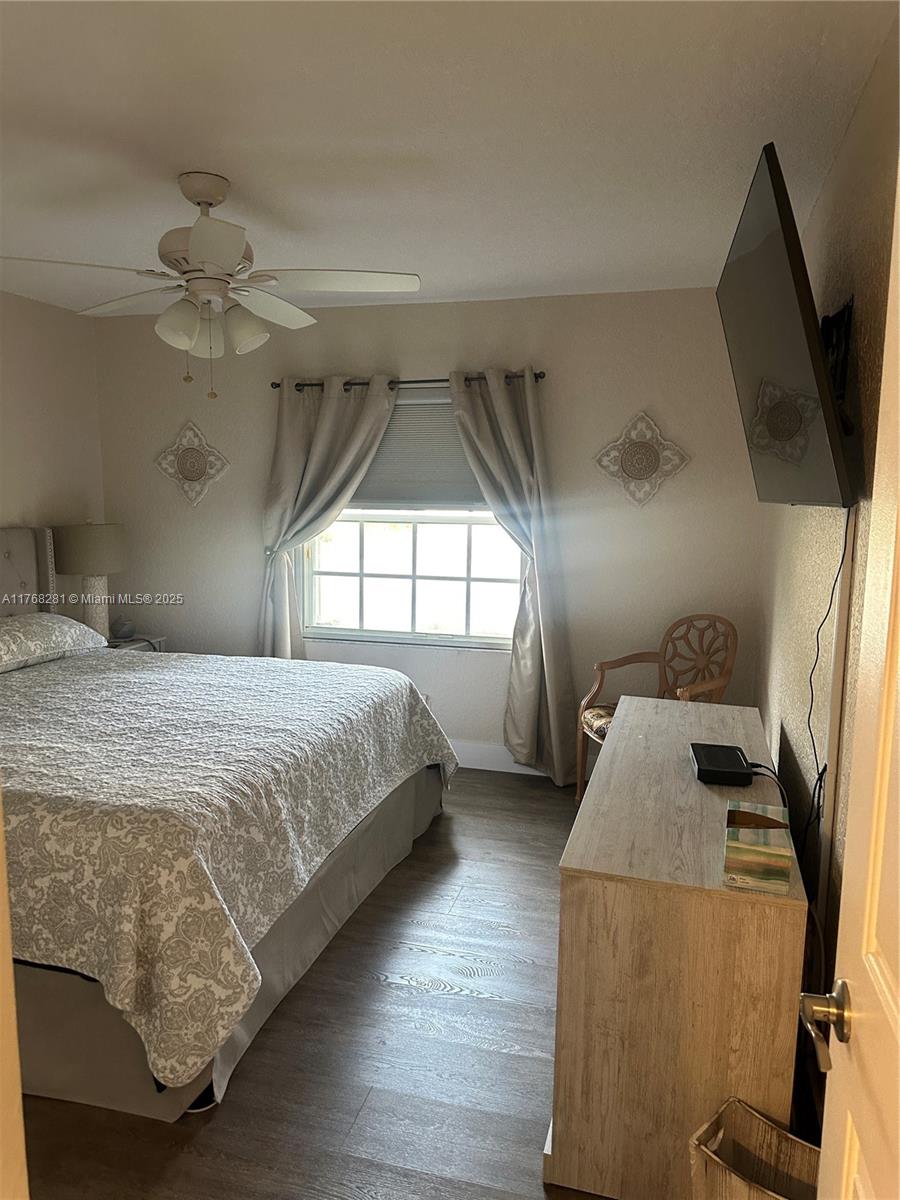 PIPERS GLEN PODS F AND H - Residential
