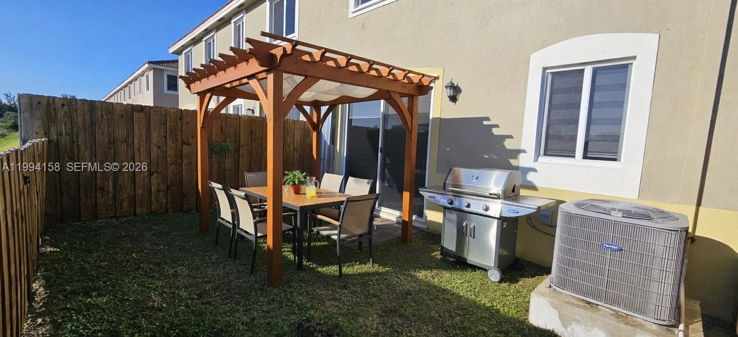 TOWNS AT SEASCAPE - Residential