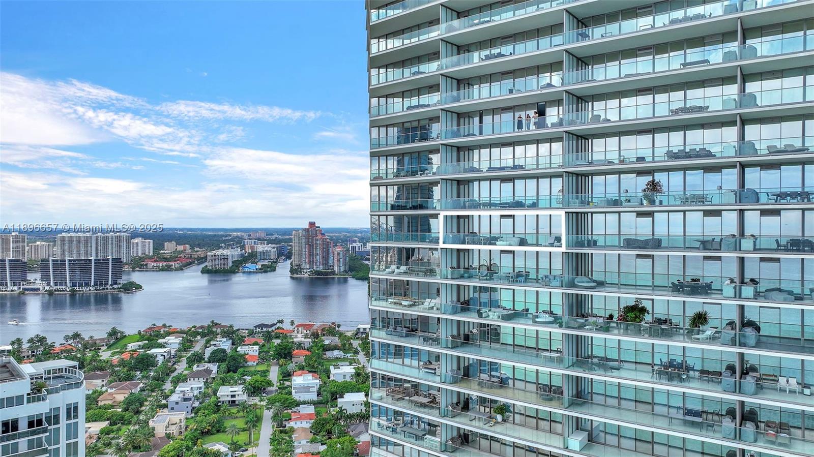View photos, virtual tours, details... 18975 Collins Ave 3503
