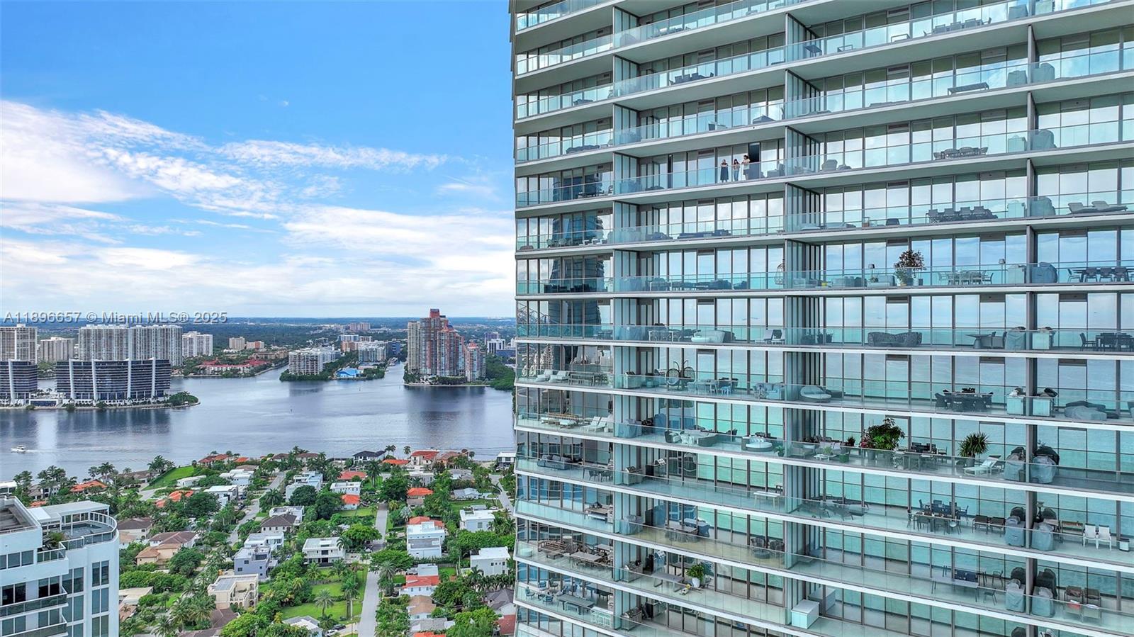View photos, virtual tours, details... 18975 Collins Ave 3503