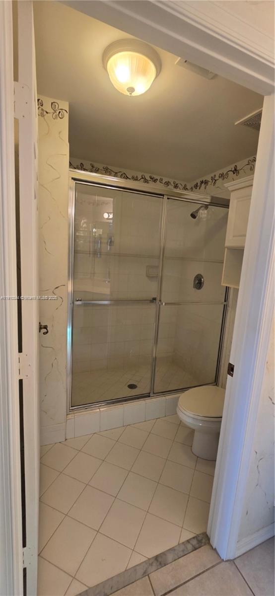 SOUTHAMPTON CONDOMINIUM J - Residential