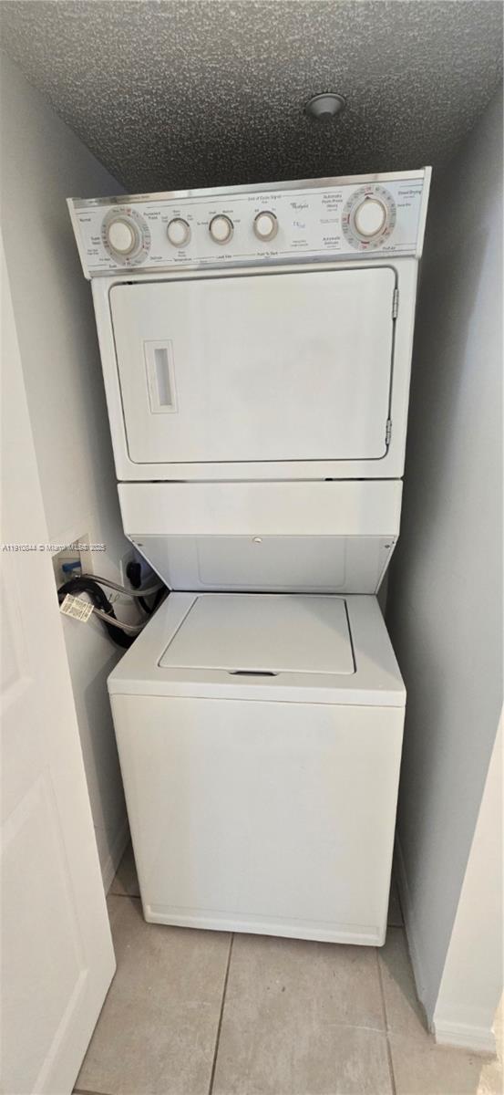 SOUTHAMPTON CONDOMINIUM J - Residential