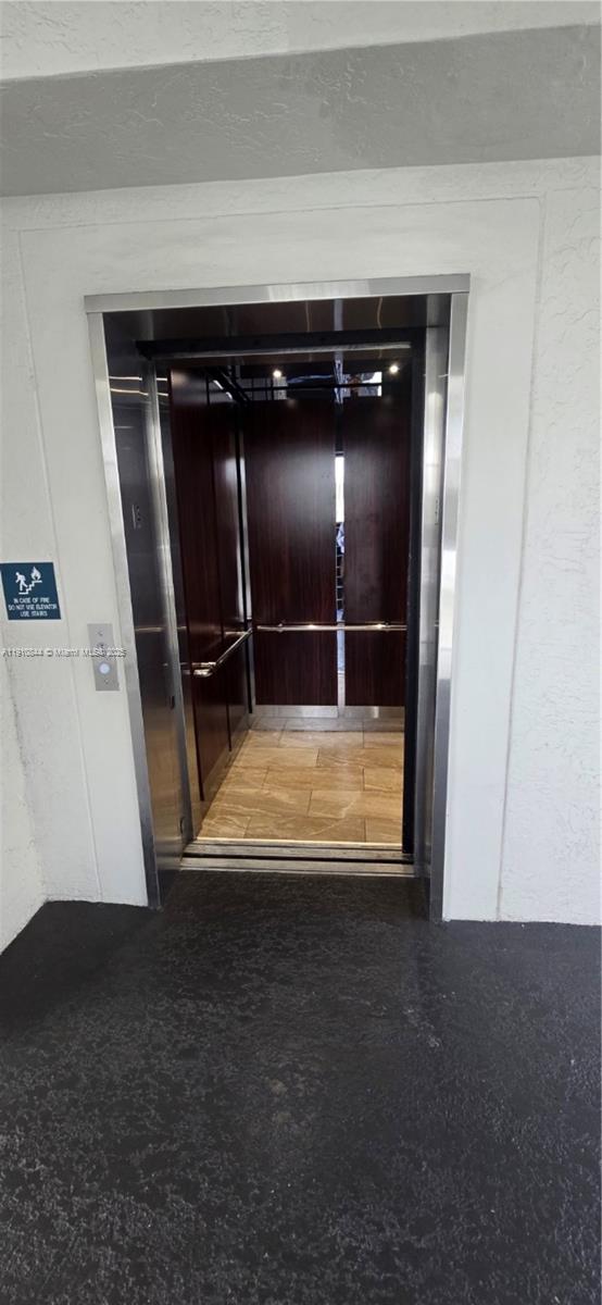 SOUTHAMPTON CONDOMINIUM J - Residential