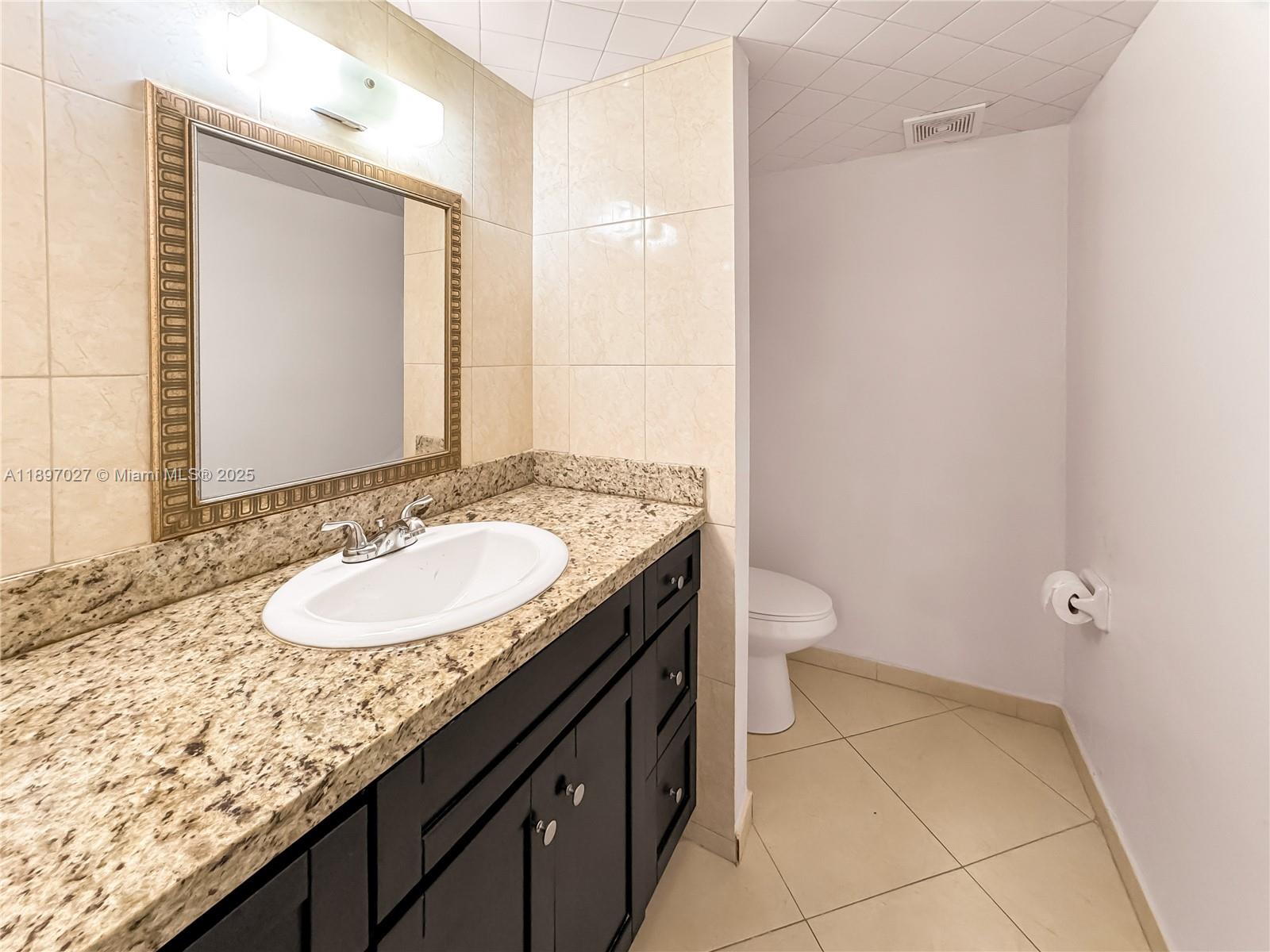 WIMBLEDON TOWNHOUSE III-9 - Residential Lease