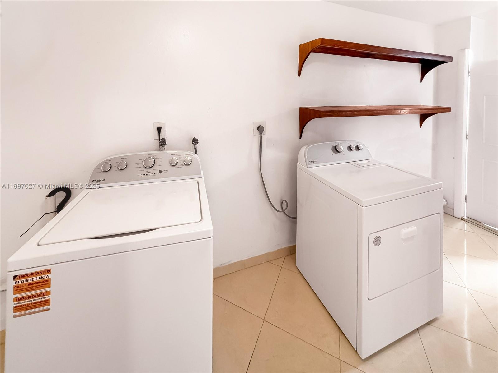 WIMBLEDON TOWNHOUSE III-9 - Residential Lease