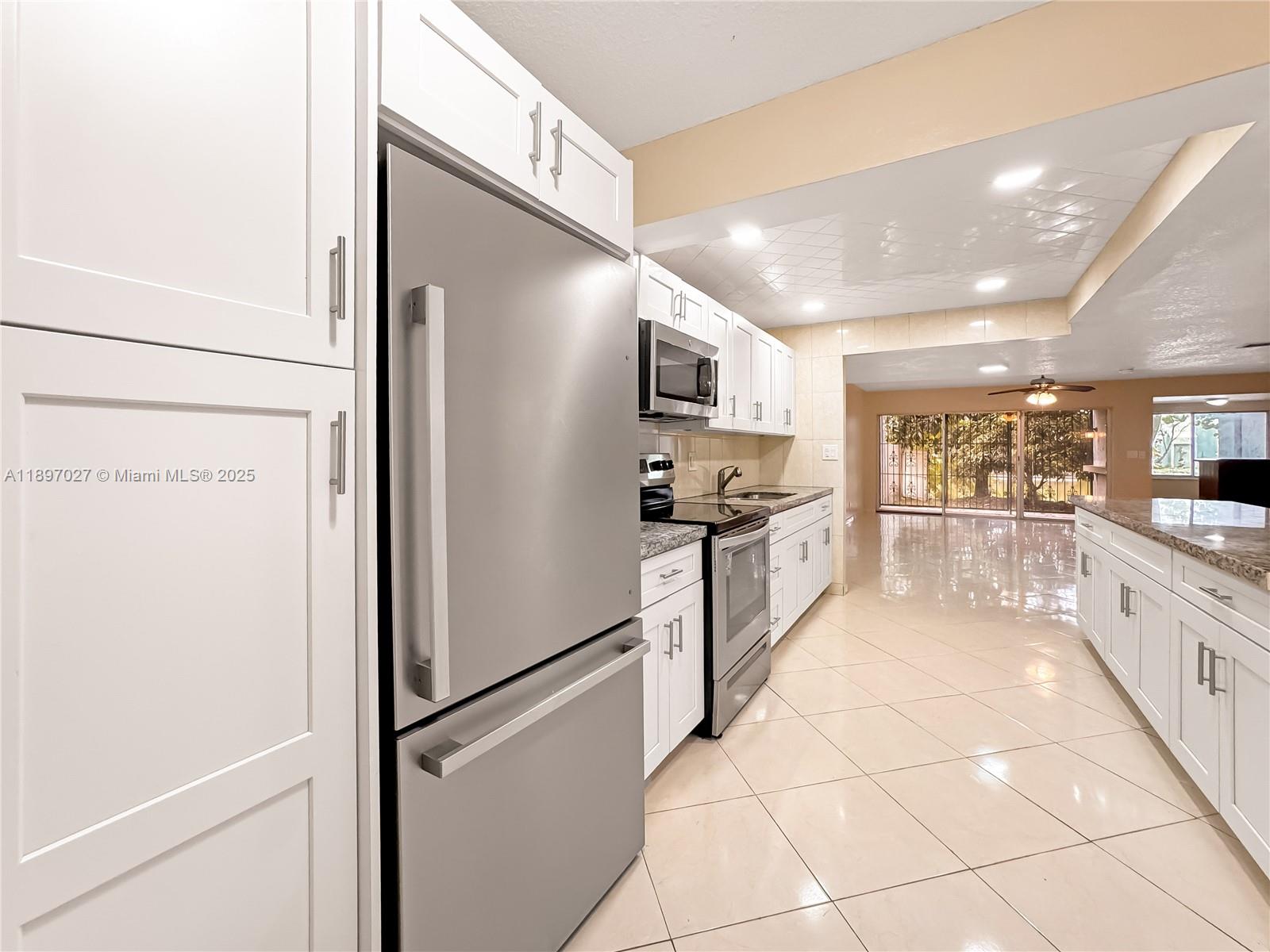 WIMBLEDON TOWNHOUSE III-9 - Residential Lease