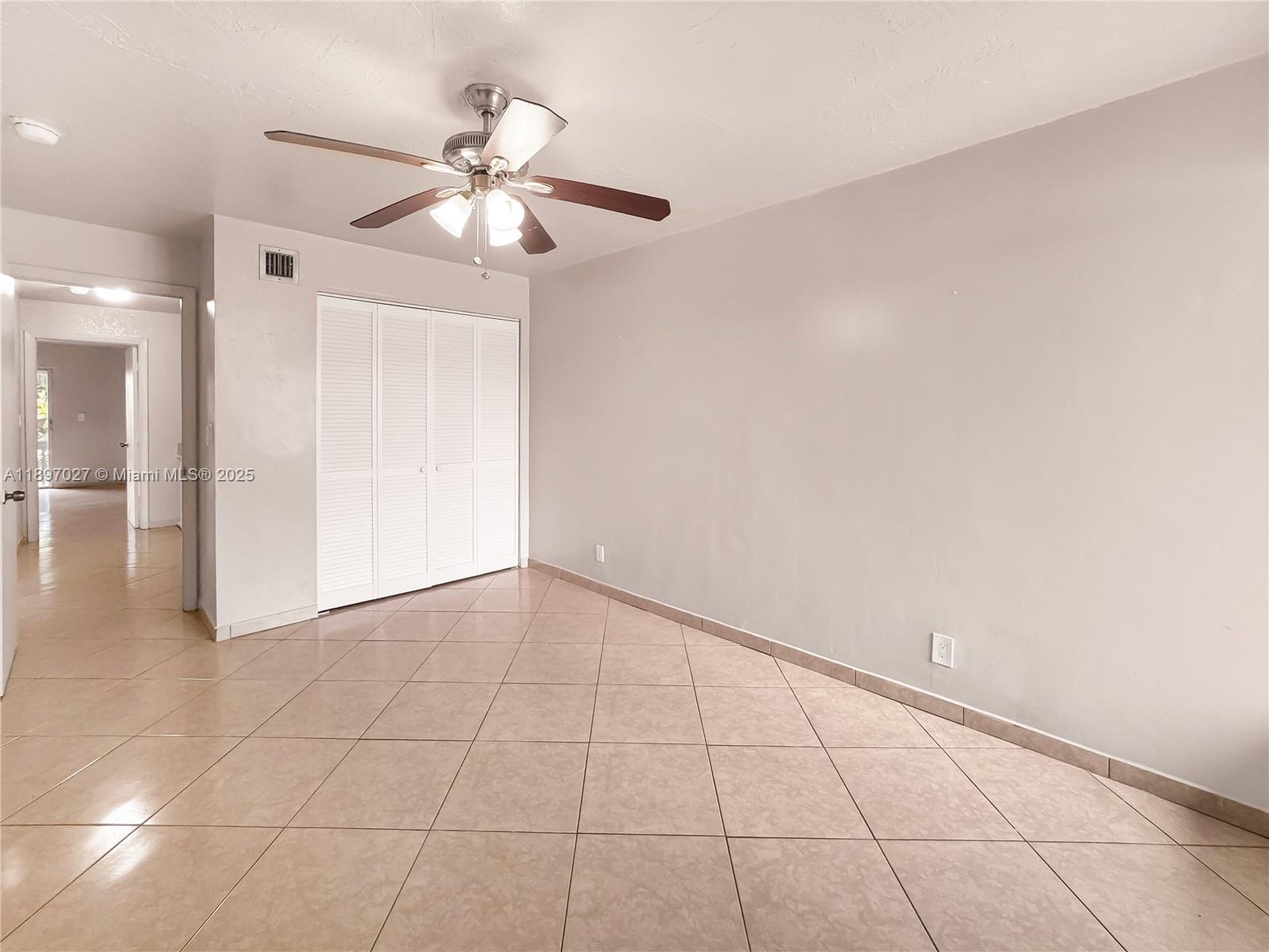 WIMBLEDON TOWNHOUSE III-9 - Residential Lease