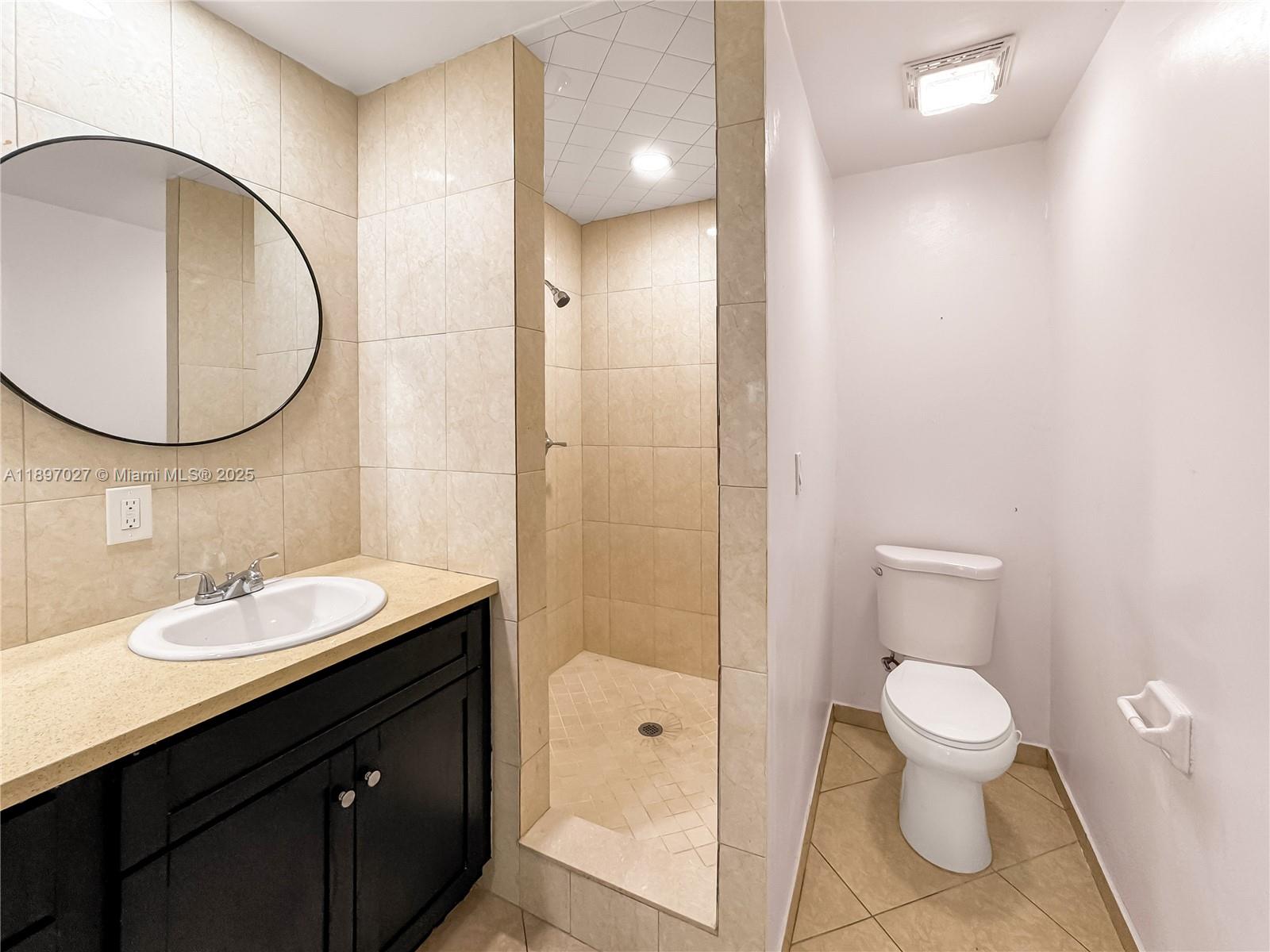 WIMBLEDON TOWNHOUSE III-9 - Residential Lease