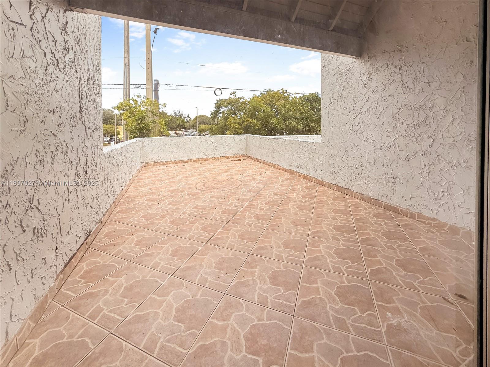 WIMBLEDON TOWNHOUSE III-9 - Residential Lease