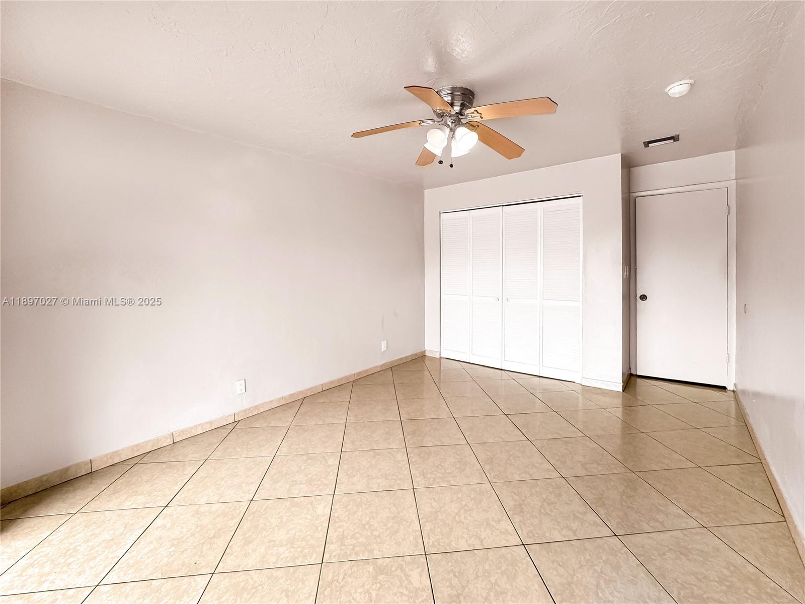 WIMBLEDON TOWNHOUSE III-9 - Residential Lease