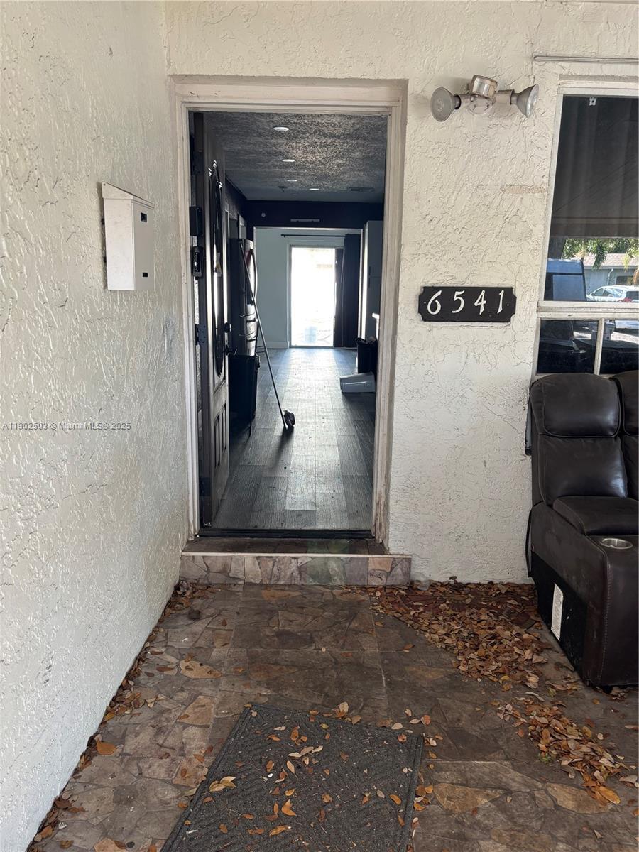 DRIFTWOOD PLAZA - Residential