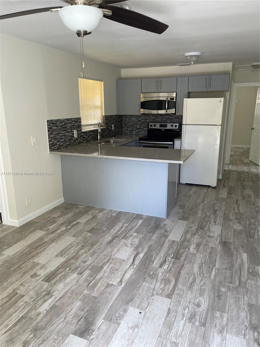 NORTH PALM BCH 3 - Residential Lease