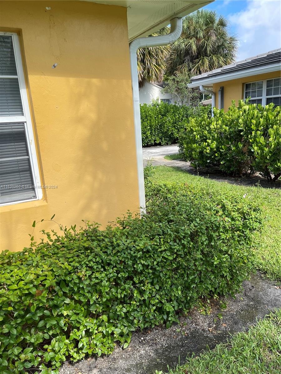 NORTH PALM BCH 3 - Residential Lease