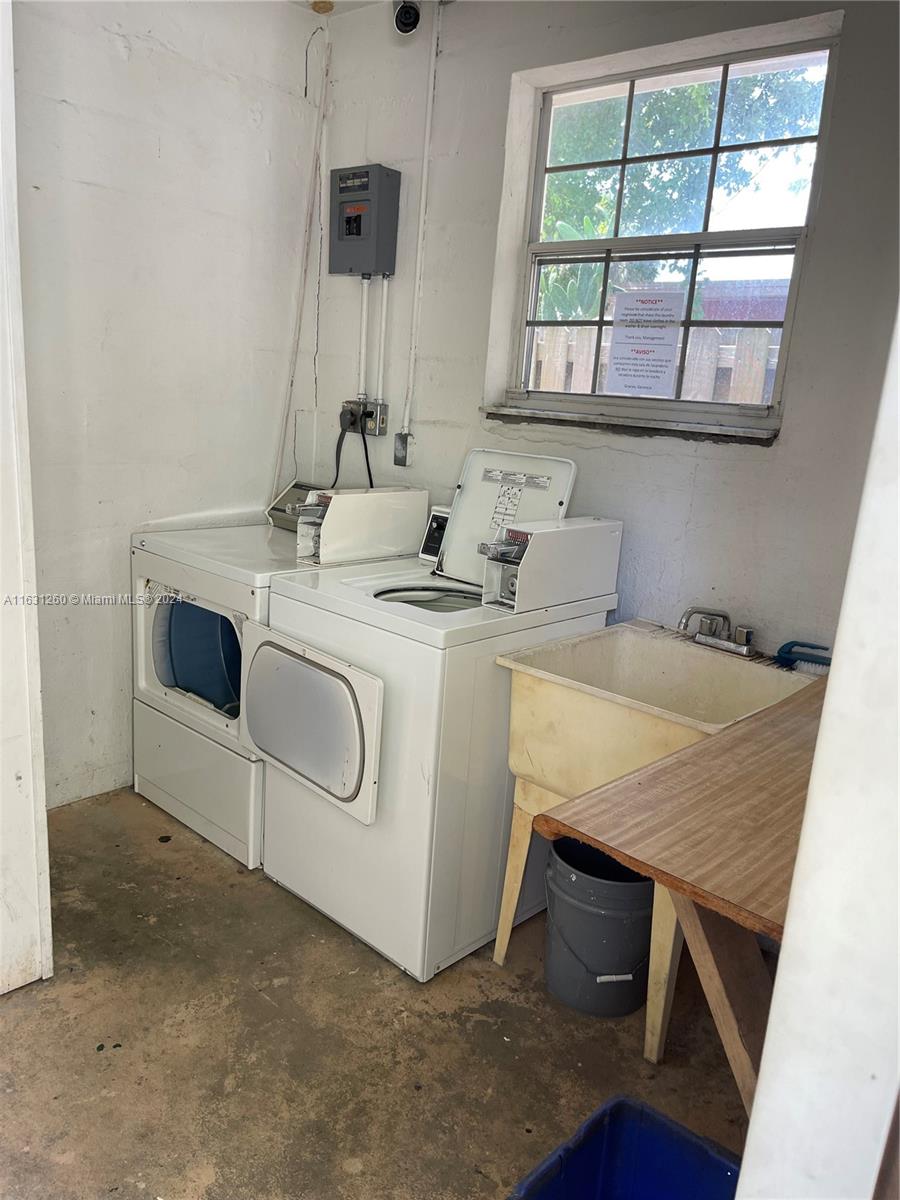 NORTH PALM BCH 3 - Residential Lease