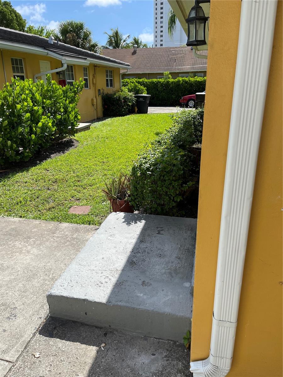 NORTH PALM BCH 3 - Residential Lease